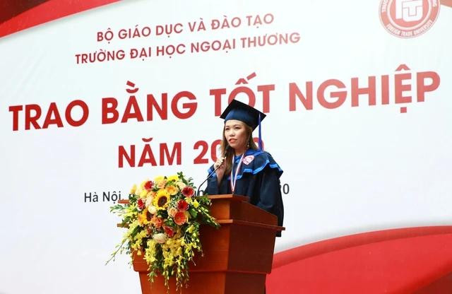 Nguyễn Thị Minh Hòa đại diện sinh viên Trường ĐH Ngoại thương phát biểu trong buổi lễ tốt nghiệp vào năm 2020. Ảnh: NVCC Nguyễn Thị Minh Hòa đại diện sinh viên Trường ĐH Ngoại thương phát biểu trong buổi lễ tốt nghiệp vào năm 2020. Ảnh: NVCC