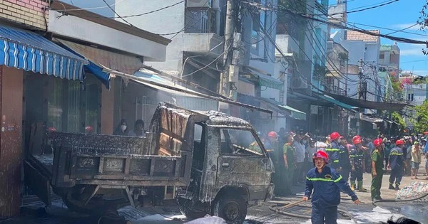 Xe tải bị cháy. Ảnh: Nguyễn Tú
