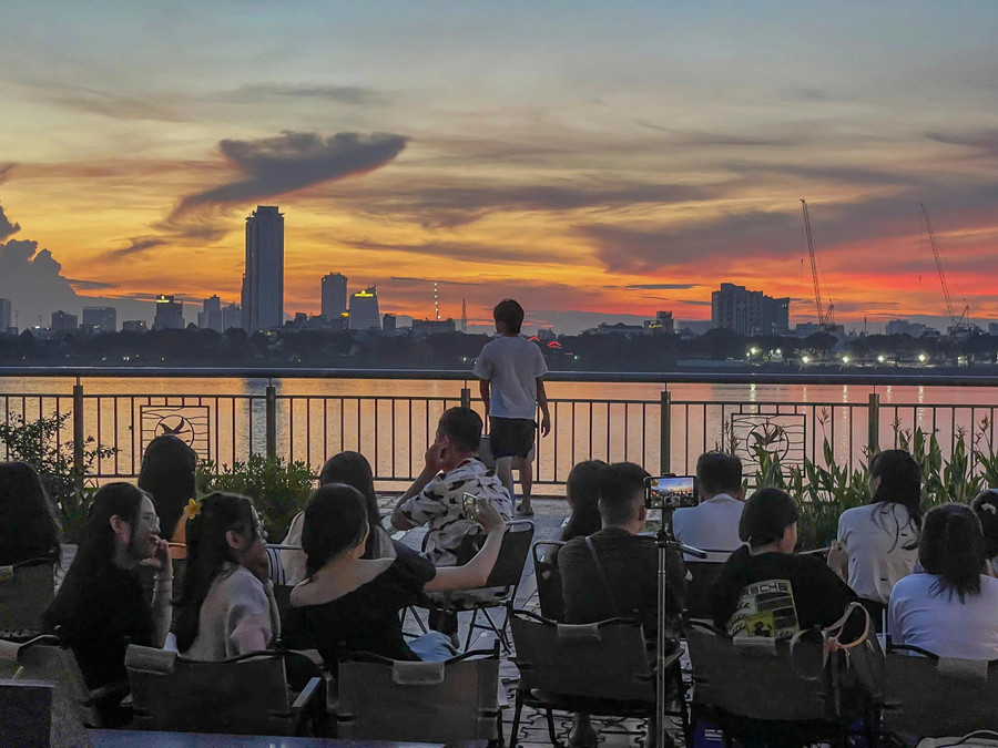 Vẻ đẹp của bình minh Đà Nẵng