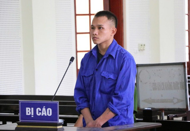 Bị cáo Cụt Khăm Hương tại phiên tòa. Bị cáo Cụt Khăm Hương tại phiên tòa.