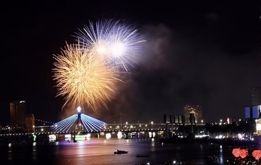 Một màn trình diễn pháo hoa tại DIFF 2023. (Ảnh: Trần Lê Lâm/TTXVN)