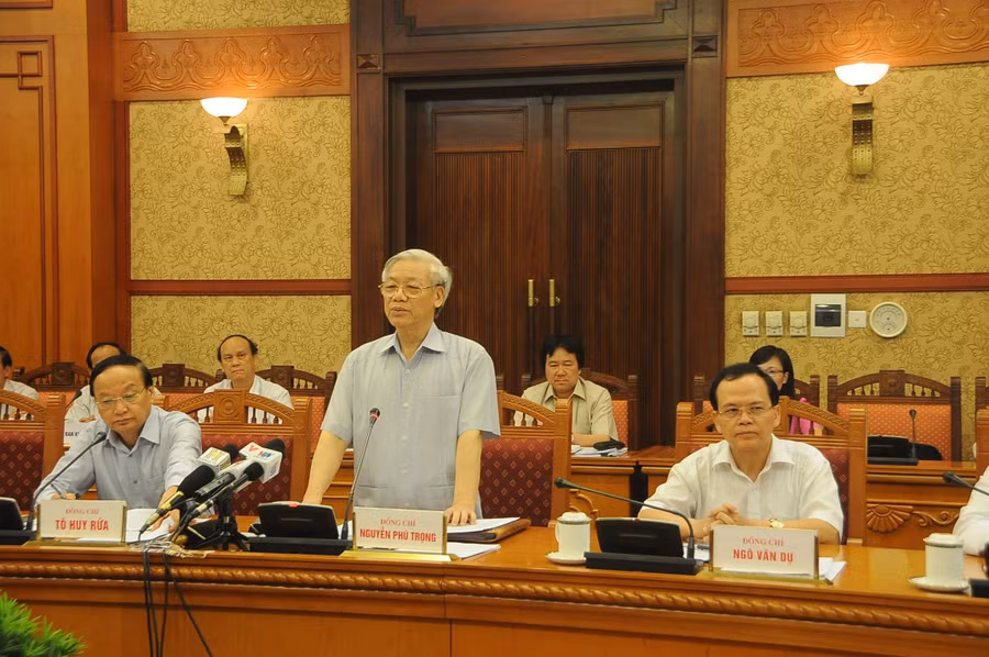 Tổng Bí thư Nguyễn Phú Trọng phát biểu kết luận trong buổi làm việc với Ban Thường vụ Tỉnh ủy Kon Tum ngày 13/8/2013 tại Hà Nội. Ảnh: NP