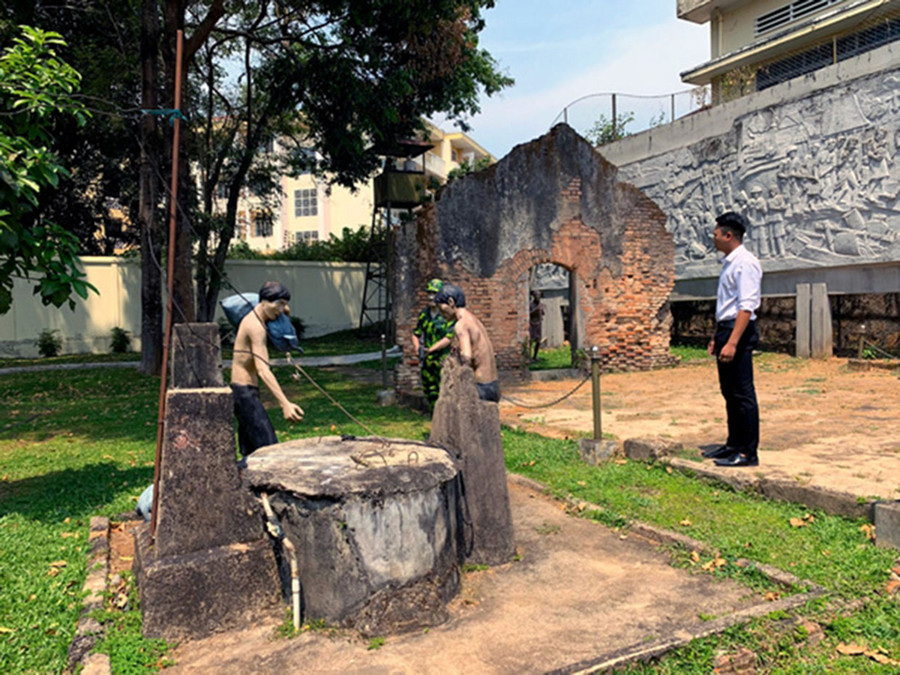 Di tích giếng nước sinh hoạt của các tù nhân bị giam giữ tại Nhà lao Pleiku. Ảnh: Phương Linh