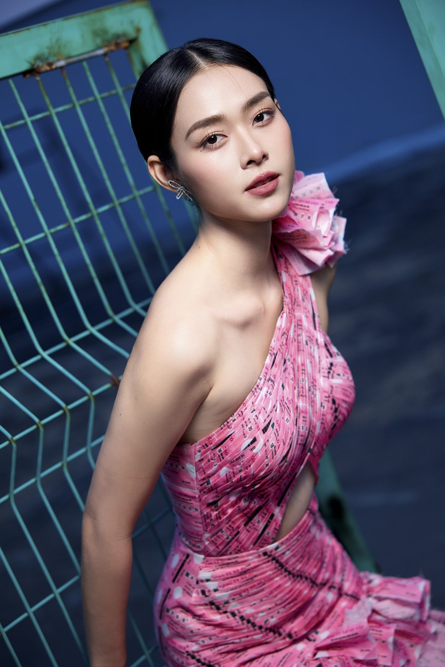 Khác xa với vẻ giản dị trong phim“Lật mặt 6", Diệp Bảo Ngọc ngoài đời được đánh giá là có gu ăn mặc trẻ trung và sành điệu. Ảnh: Nhân vật cung cấp. Khác xa với vẻ giản dị trong phim“Lật mặt 6", Diệp Bảo Ngọc ngoài đời được đánh giá là có gu ăn mặc trẻ trung và sành điệu. Ảnh: Nhân vật cung cấp.