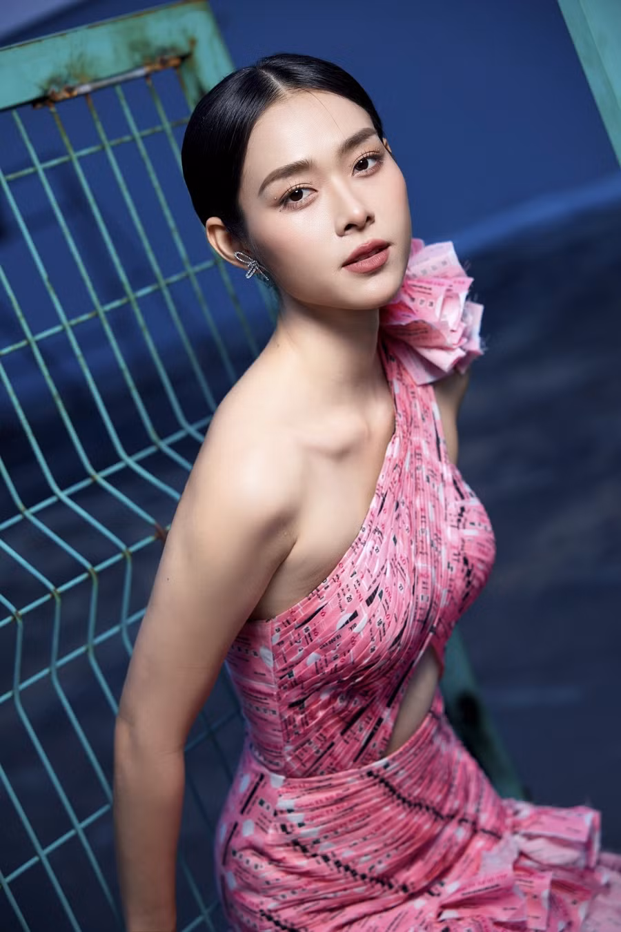 Khác xa với vẻ giản dị trong phim“Lật mặt 6", Diệp Bảo Ngọc ngoài đời được đánh giá là có gu ăn mặc trẻ trung và sành điệu. Ảnh: Nhân vật cung cấp.