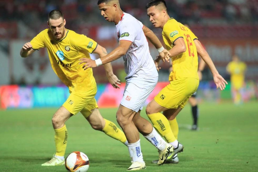 V-League đang tạm dừng để phục vụ đội tuyển U.23 Việt Nam V-League đang tạm dừng để phục vụ đội tuyển U.23 Việt Nam