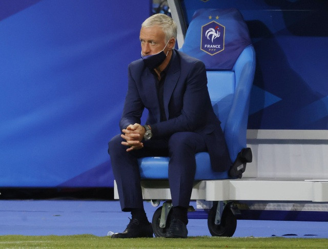 HLV Didier Deschamps cũng bị virus tấn công HLV Didier Deschamps cũng bị virus tấn công