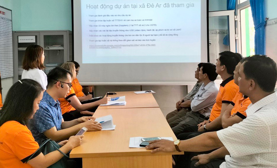 Ban Quản lý dự án Giảm tử vong mẹ MSD-UNFPA khảo sát tại xã Đê Ar, huyện Mang Yang cuối tháng 3-2023 vừa qua. Ảnh Như Nguyện Ban Quản lý dự án Giảm tử vong mẹ MSD-UNFPA khảo sát tại xã Đê Ar, huyện Mang Yang cuối tháng 3-2023 vừa qua. Ảnh Như Nguyện