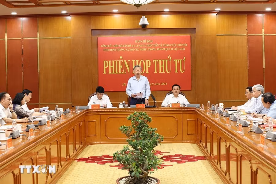 Tổng Bí thư, Chủ tịch nước Tô Lâm phát biểu kết luận phiên họp. (Ảnh: Trí Dũng/TTXVN)