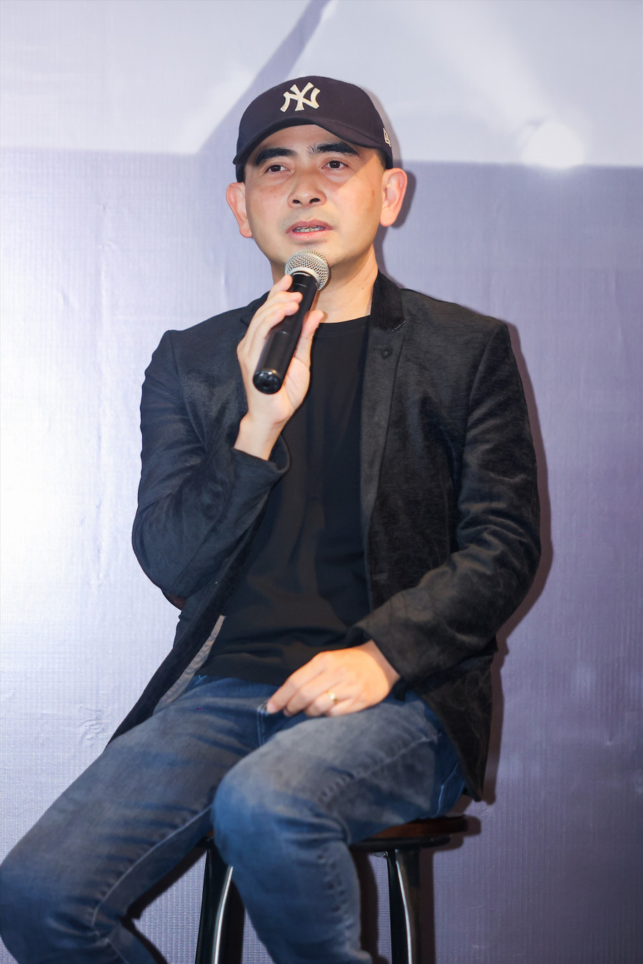 Nói về lí do quyết định tổ chức liveconcert “Tựa như gió phiêu du” tại Hà Nội, Đức Trí cho hay, anh có nhiều kỷ niệm khó quên với Thủ đô, vì thế nhạc sĩ mong muốn thực hiện một đêm nhạc riêng thật đặc biệt tại đây. Ảnh: BTC