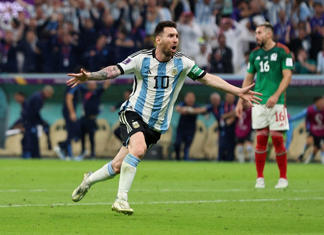 Messi làm nên lịch sử với lần thứ 8 đoạt giải 'Quả bóng vàng' - Ảnh 1. Messi đã góp công lớn giúp Argentina vô địch World Cup 2022. Ảnh: REUTERS