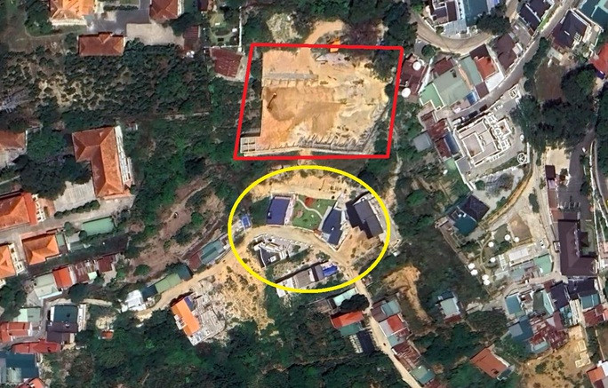 Khu đất hẻm 15/2 Yên Thế (khung màu đỏ) và khu vực hẻm 36 Hoàng Hoa Thám (vòng tròn màu vàng) trước thời điểm xảy ra sạt lở khiến 2 người chết.