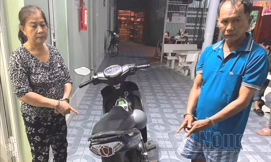 Đối tượng Nguyễn Văn Thình (SN 1966), trú tại huyện Cần Đước, tỉnh Long An và Đặng Thị Thu Yến (SN 1967), trú thị xã Phú Mỹ, tỉnh Bà Rịa - Vũng Tàu khi bị bắt cùng chiếc xe máy gây án