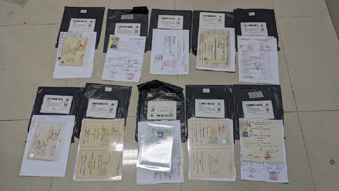 Các đối tượng đã vận chuyển hơn 20.000 đơn hàng, tổng số tiền trên 30 tỉ đồng