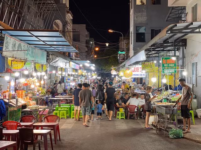 Các điểm vui chơi, giải trí buổi tối ở Quy Nhơn vẫn chưa đủ đáp ứng du lịch.