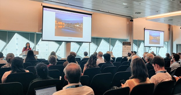 Giáo sư Nguyễn Thị Kim Thanh thuyết giảng tại Hội nghị UK Colloids 2023, tháng Bảy vừa qua tại Liverpool (Anh). (Ảnh: TTXVN phát) Giáo sư Nguyễn Thị Kim Thanh thuyết giảng tại Hội nghị UK Colloids 2023, tháng Bảy vừa qua tại Liverpool (Anh). (Ảnh: TTXVN phát)