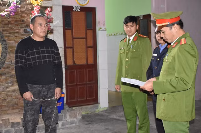 Cơ quan điều tra đọc lệnh tạm giữ hình sự đối với Võ Ngọc Thạch