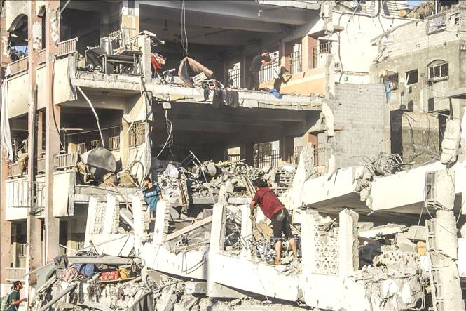 Khung cảnh đổ nát của trường học ở TP. Gaza sau cuộc không kích của Israel ngày 3-8. Ảnh: nguồn TTXVN Khung cảnh đổ nát của trường học ở TP. Gaza sau cuộc không kích của Israel ngày 3-8. Ảnh: nguồn TTXVN