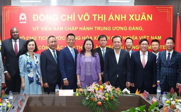 Phó Chủ tịch nước Võ Thị Ánh Xuân gặp gỡ lãnh đạo Tập đoàn viễn thông Quân đội Viettel và Liên doanh viễn thông Movitel tại Maputo, CH Mozambique. (Ảnh: Lâm Khánh/TTXVN) Phó Chủ tịch nước Võ Thị Ánh Xuân gặp gỡ lãnh đạo Tập đoàn viễn thông Quân đội Viettel và Liên doanh viễn thông Movitel tại Maputo, CH Mozambique. (Ảnh: Lâm Khánh/TTXVN)