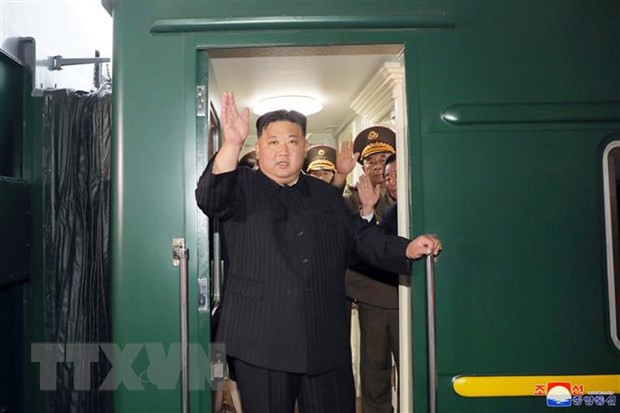 Nhà lãnh đạo Triều Tiên Kim Jong-un lên chuyến tàu tới Nga, khởi hành tại nhà ga ở Bình Nhưỡng, ngày 10/9. (Ảnh: KCNA/TTXVN)