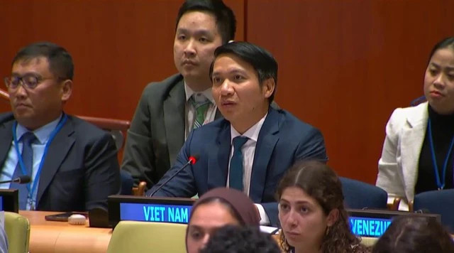 Anh Nguyễn Ngọc Lương phát biểu tại phiên toàn thể Diễn đàn Thanh niên ECOSOC 2024. Ảnh: Đăng Phúc Anh Nguyễn Ngọc Lương phát biểu tại phiên toàn thể Diễn đàn Thanh niên ECOSOC 2024. Ảnh: Đăng Phúc