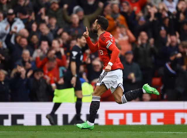 Bruno Fernandes gỡ hòa 1-1 ở phút 50.