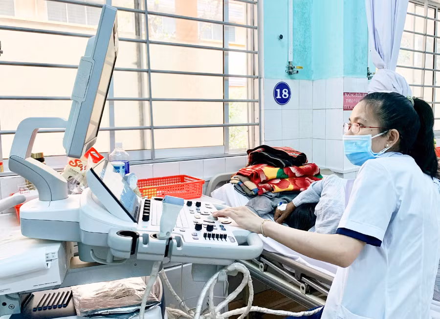 Chuyển đổi số lĩnh vực y tế góp phần phục vụ công tác chuyên môn và chăm sóc sức khỏe người dân ngày càng tốt hơn. Ảnh: Như Nguyện