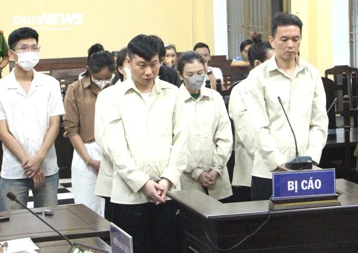 Các bị cáo tại tòa. Các bị cáo tại tòa.