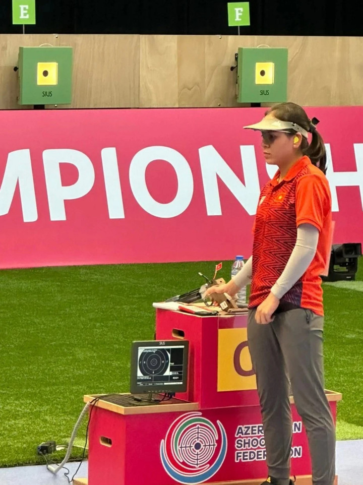 Trịnh Thu Vinh có khởi đầu thuận lợi, từng có thời điểm vươn lên vị trí thứ 3. Trịnh Thu Vinh có khởi đầu thuận lợi, từng có thời điểm vươn lên vị trí thứ 3.