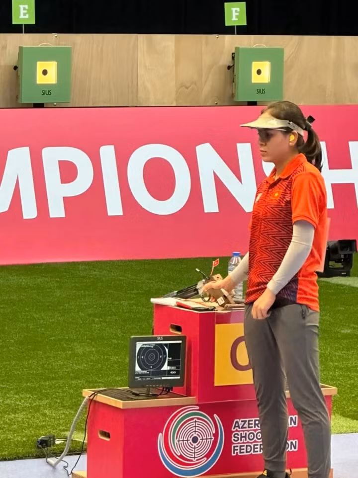 Trịnh Thu Vinh có khởi đầu thuận lợi, từng có thời điểm vươn lên vị trí thứ 3. Trịnh Thu Vinh có khởi đầu thuận lợi, từng có thời điểm vươn lên vị trí thứ 3.