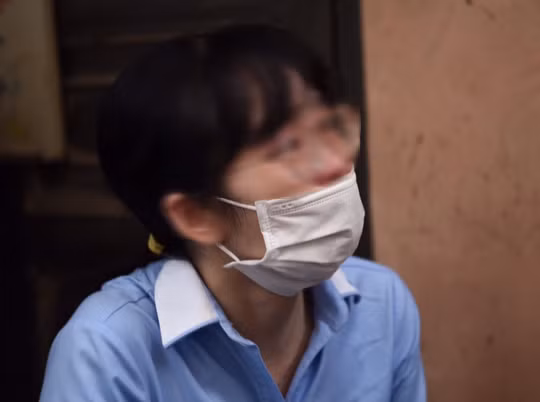 Chị N. mắt đỏ hoe ngóng tin bạn thân