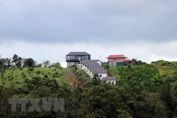 Các công trình xây dựng trên đất nông nghiệp và bị xử phạt của hộ ông Hoàng Văn Triều ở thôn Kon Tu Rằng, xã Măng Cành (Kon Plông, Kon Tum). (Ảnh: Cao Nguyên/TTXVN)
