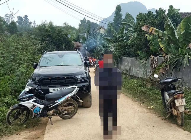 Đường dẫn vào hiện trường nơi xảy ra sự việc.