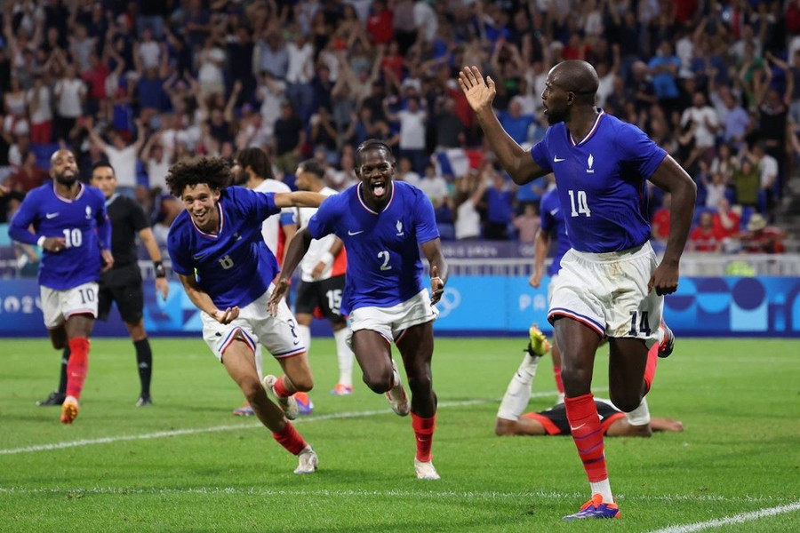 Olympic Pháp giành quyền đi tiếp sau trận đấu căng thẳng với Ai Cập. (Nguồn: Reuters) Olympic Pháp giành quyền đi tiếp sau trận đấu căng thẳng với Ai Cập. (Nguồn: Reuters)