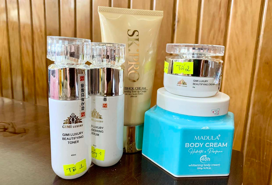 Bộ sản phẩm mà Spa Ruby cung cấp cho bà Nga. Ảnh: Như Nguyện Bộ sản phẩm mà Spa Ruby cung cấp cho bà Nga. Ảnh: Như Nguyện
