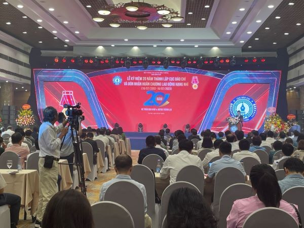 Quang cảnh Lễ kỷ niệm. Quang cảnh Lễ kỷ niệm.