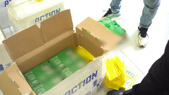 Trong các thùng bia nhập về Việt Nam là ma túy. Ảnh do hải quan cung cấp Trong các thùng bia nhập về Việt Nam là ma túy. Ảnh do hải quan cung cấp