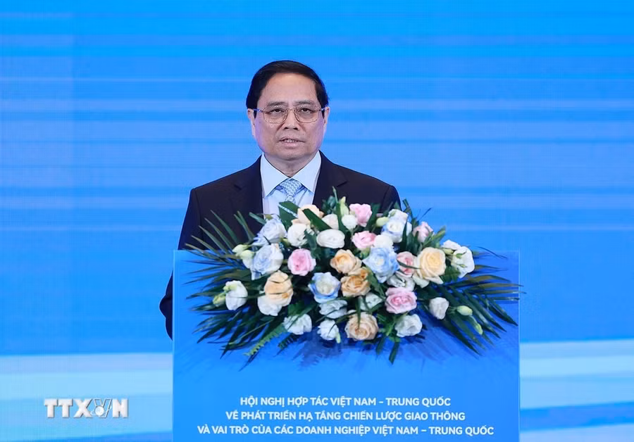 Thủ tướng Phạm Minh Chính phát biểu tại Hội nghị hợp tác Việt Nam-Trung Quốc về phát triển hạ tầng chiến lược giao thông. (Ảnh: Dương Giang/TTXVN)