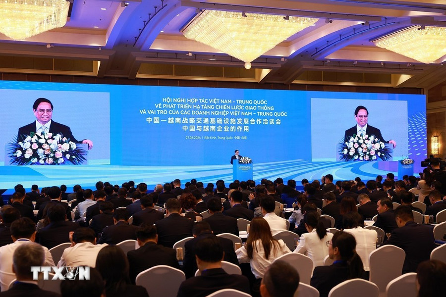 Thủ tướng Phạm Minh Chính phát biểu tại Hội nghị hợp tác Việt Nam-Trung Quốc về phát triển hạ tầng chiến lược giao thông. (Ảnh: Dương Giang/TTXVN) Thủ tướng Phạm Minh Chính phát biểu tại Hội nghị hợp tác Việt Nam-Trung Quốc về phát triển hạ tầng chiến lược giao thông. (Ảnh: Dương Giang/TTXVN)