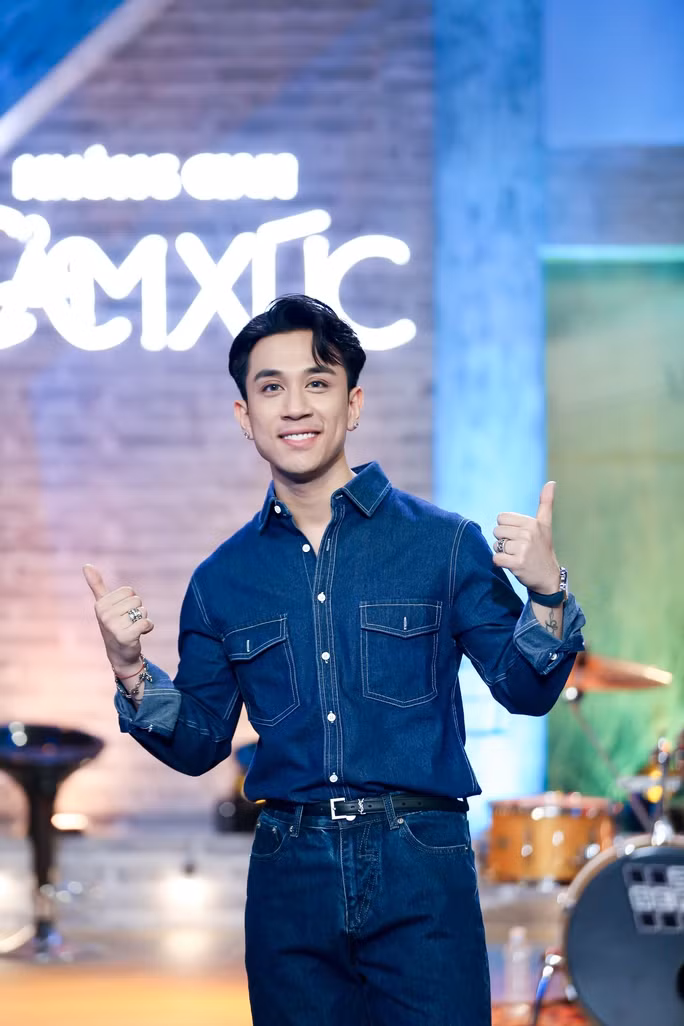 Anh cũng lần nói về tuyên bố "MV không hit sẽ bỏ nghề"