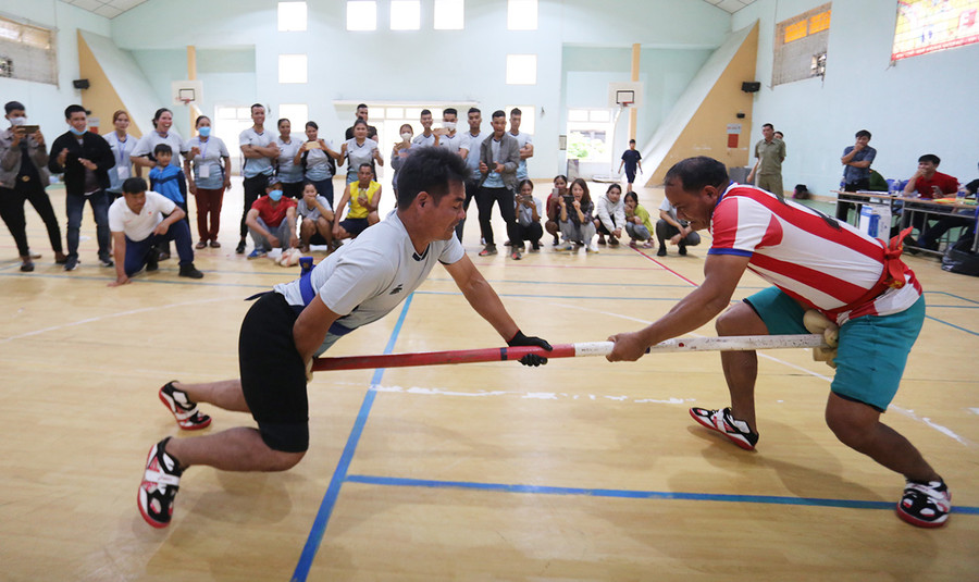 Các cuộc so tài của VĐV đẩy gậy diễn ra với chất lượng chuyên môn cao. Ảnh: Văn Ngọc Các cuộc so tài của VĐV đẩy gậy diễn ra với chất lượng chuyên môn cao. Ảnh: Văn Ngọc