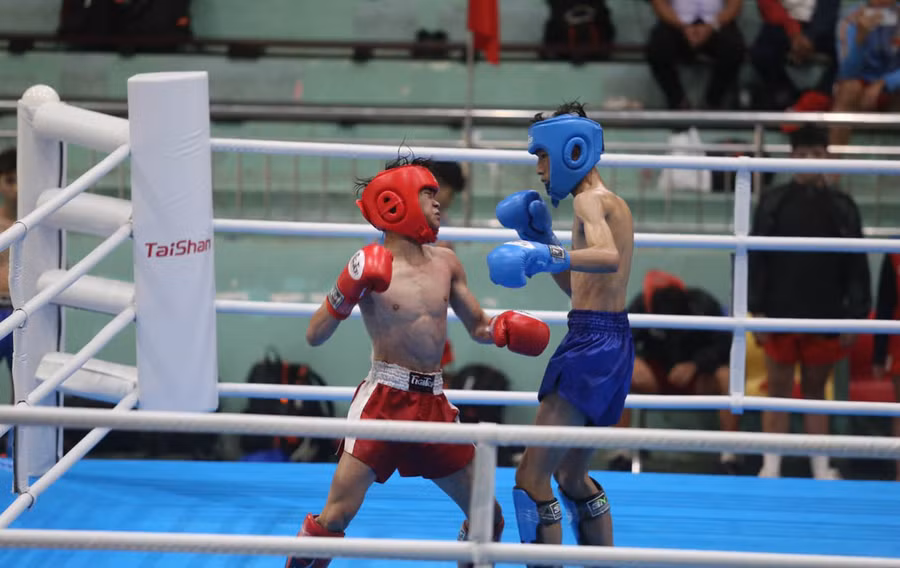 Vận động viên Võ Huy Hoàng (bên trái) được đánh giá cao ở sự nhanh nhẹn và lối đánh thông minh. Ảnh: L.V.N