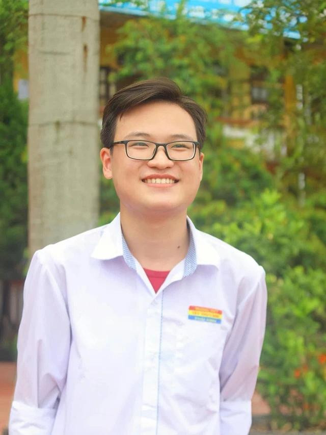 Vũ Đình Thái là thủ khoa khối A00 toàn quốc trong kỳ thi tốt nghiệp THPT 2024. NVCC