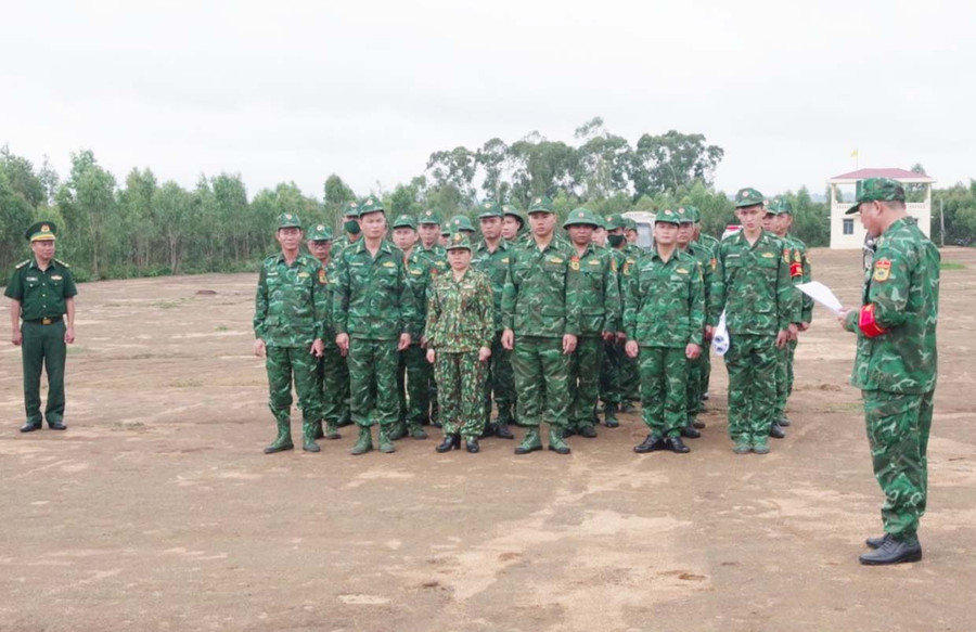 Phòng Tham mưu Bộ Chỉ huy BĐBP tỉnh tham mưu công tác huấn luyện sẵn sàng chiến đấu ở đơn vị. Ảnh: T.D Phòng Tham mưu Bộ Chỉ huy BĐBP tỉnh tham mưu công tác huấn luyện sẵn sàng chiến đấu ở đơn vị. Ảnh: T.D