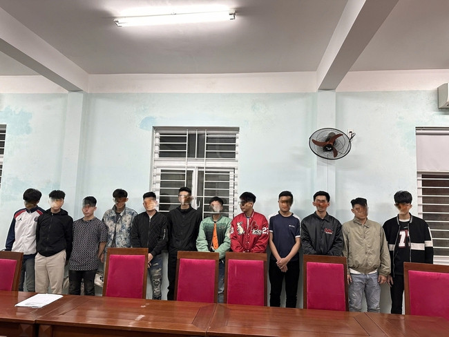 Các đối tượng tại cơ quan công an Các đối tượng tại cơ quan công an