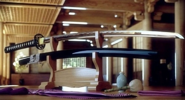 Dao, kiếm là một trong những thứ tuyệt đối không đặt trong phòng ngủ.