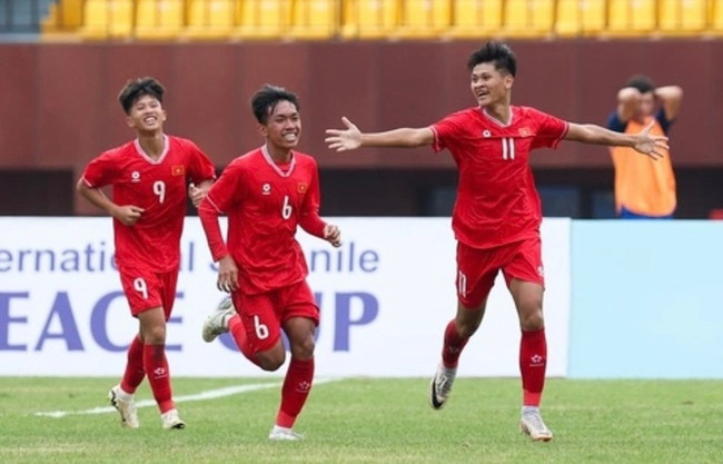 U16 Việt Nam tạo địa chấn để về nhì tại giải giao hữu quốc tế tại Trung Quốc U16 Việt Nam tạo địa chấn để về nhì tại giải giao hữu quốc tế tại Trung Quốc