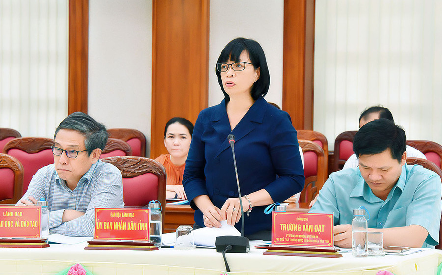 Phó Chủ tịch UBND tỉnh Nguyễn Thị Thanh Lịch phát biểu tại hội nghị. Ảnh: Đức Thụy Phó Chủ tịch UBND tỉnh Nguyễn Thị Thanh Lịch phát biểu tại hội nghị. Ảnh: Đức Thụy