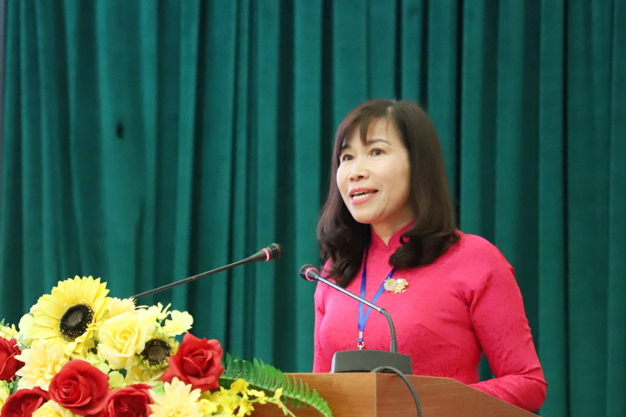 Bà Hà Thị Hạnh, tân Chủ tịch Ủy ban MTTQ Việt Nam tỉnh Đắk Nông lần thứ V, nhiệm kỳ 2024-2029 phát biểu nêu quyết tâm tiếp tục lãnh đạo tập thể đoàn kết, triển khai thực hiện các nhiệm vụ Đại hội đề ra