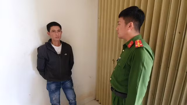 Nguyễn Đoàn Tú Khải tại cơ quan công an Nguyễn Đoàn Tú Khải tại cơ quan công an